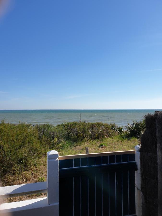 Pousse Le Portail Et Pose Toi Sur La Plage Noirmoutier-en-l'Ile Esterno foto